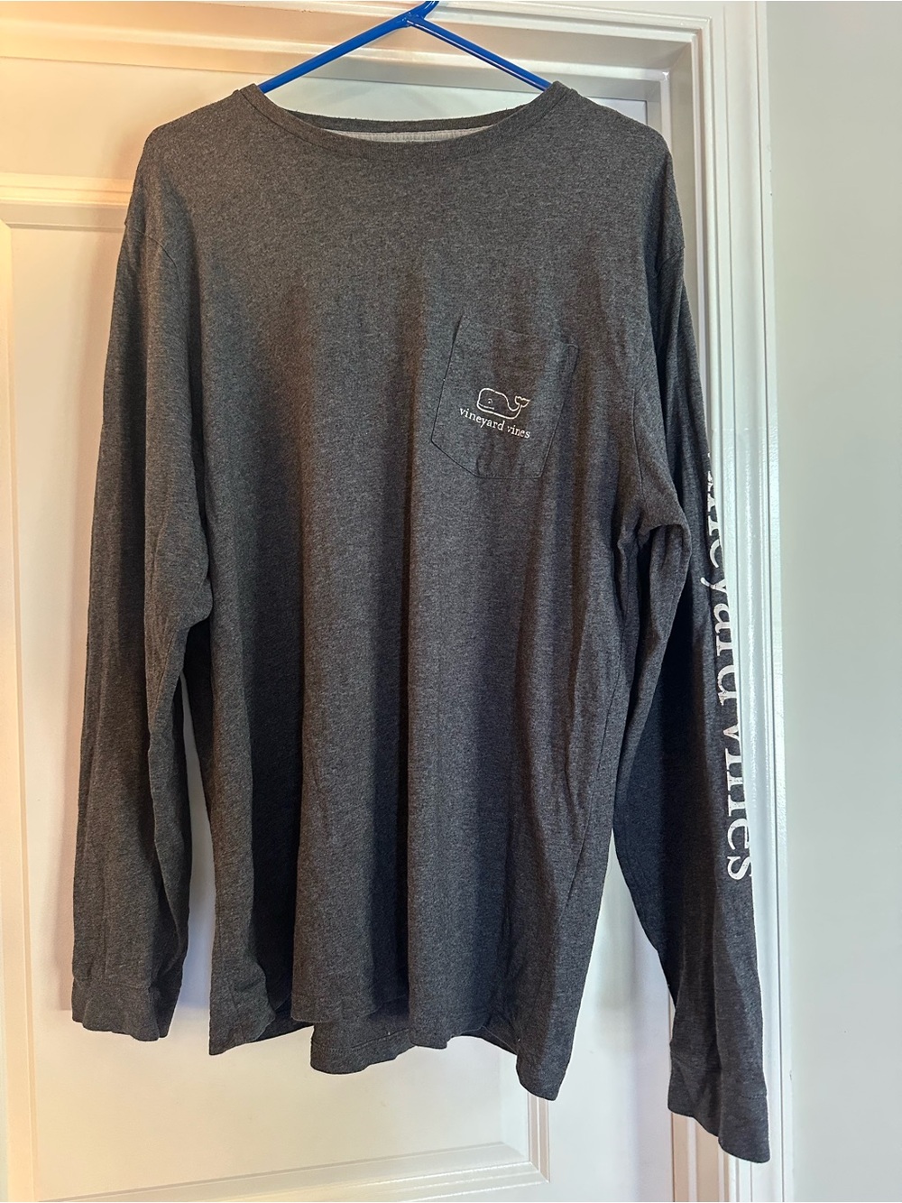 Vineyard Vines Men’s Long-Sleeve Pocket Tee — Charcoal Gray